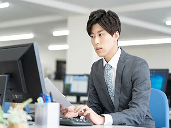 洋服類のリペア・リメイクショップ運営企業での経理正社員