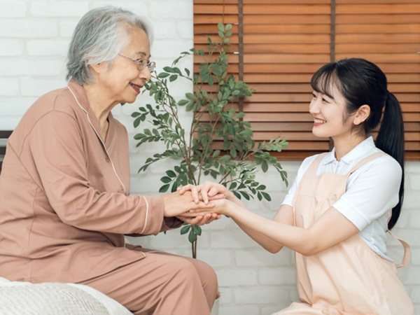 利用者さまと「好き」や「楽しい」を共有しながら、笑顔があふれるお仕事をしませんか?