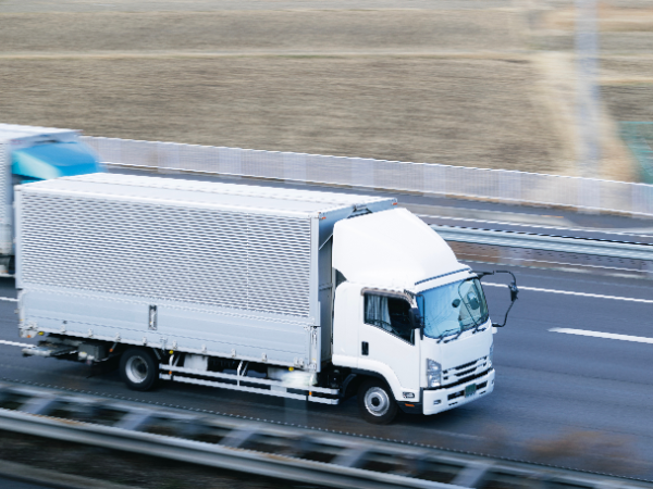 ドライバーの経験がなくても
中型免許があればOK！