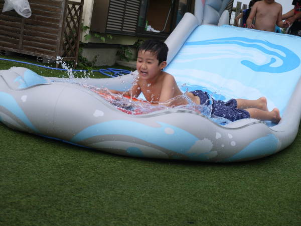 夏にはプールも楽しめます♪