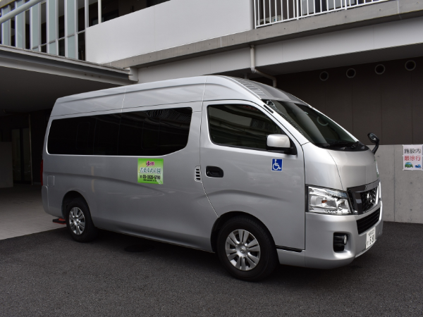 送迎で使用する車です!