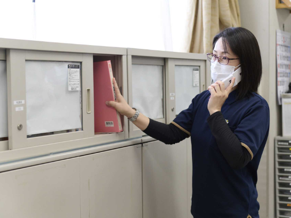 ★髪色・カラコン・ピアス・ネイル自由★お話を聞くことが好きな方大歓迎！「好き」「得意」を活かして一緒に働きませんか？