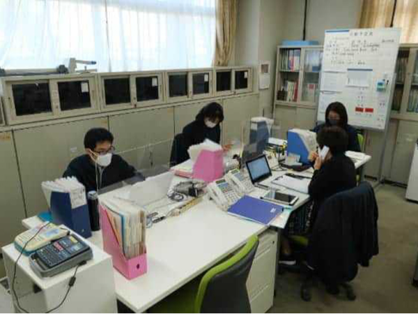 ★髪色・カラコン・ピアス・ネイル自由★寄り添って、生きるを支える。ケアマネ更新研修の費用は法人負担です!