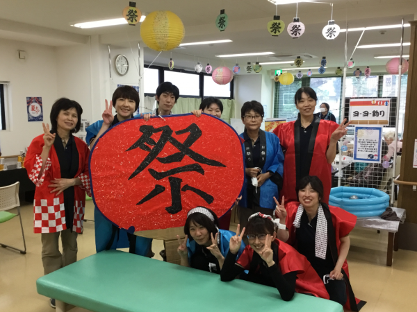 ★髪色・カラコン・ピアス・ネイル自由★入社の決め手は、自分らしく楽しく働けるかどうか。陶芸などレクも一緒に行います♪