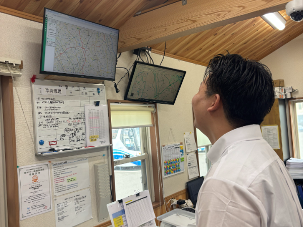 安全で円滑な運行を支える仕事
