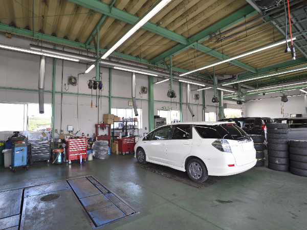 【整備士　津中勢バイパス】メカニック／2級整備職（中途）/正規ディーラー/ホンダカーズ三重