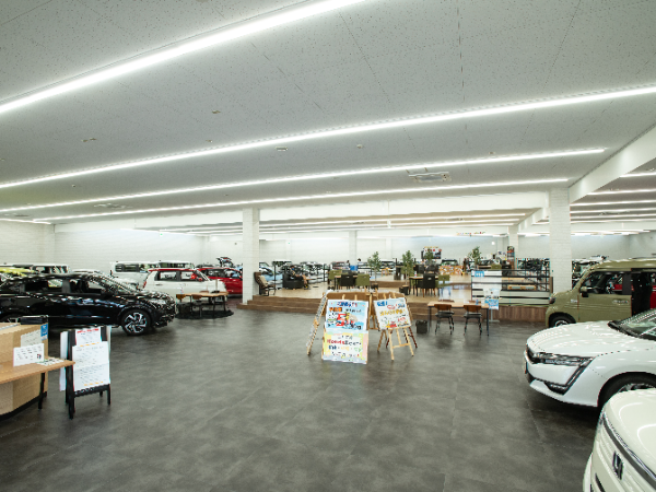 【津　高茶屋　中古車】店舗内受付/年間休日115/営業事務職（中途）/未経験歓迎/ホンダ正規ディーラー/ホンダカーズ三重