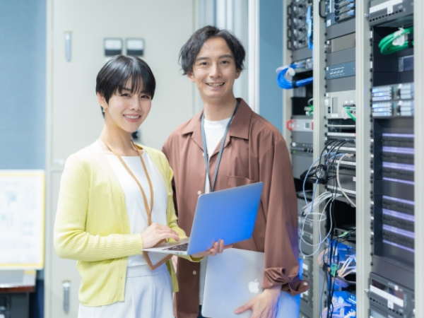 時給2,200円以上/【時給2,300円+交】ネットワーク設定・構築★伏見・丸の内