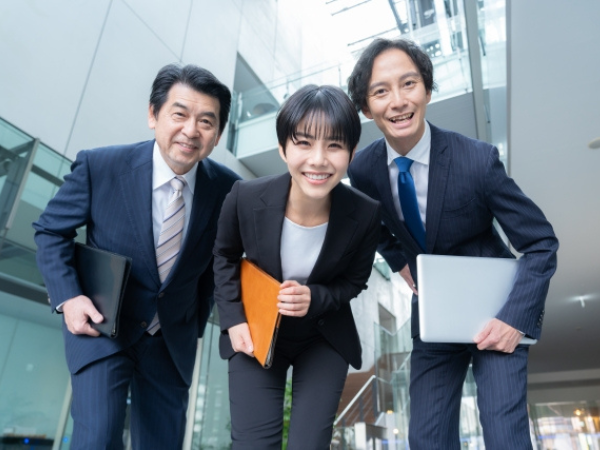 時給1,800円以上／社員登用可能性アリ♪未経験OK！テレワあり！IT営業＠金沢