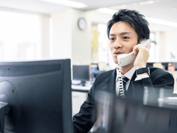 【銀座・英語活用】輸出専門商社の電子材料部営業職【理系活躍】