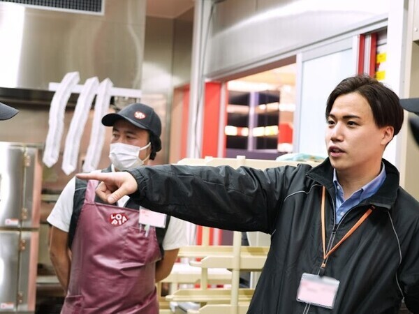タイの店舗へ出向、完全週休2日、現地に日本語サポートあり