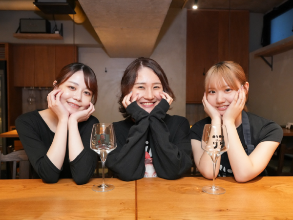 【紹介案件】東京都・新宿区｜ホール・サービススタッフ｜月給30万～40万円｜賞与年2回