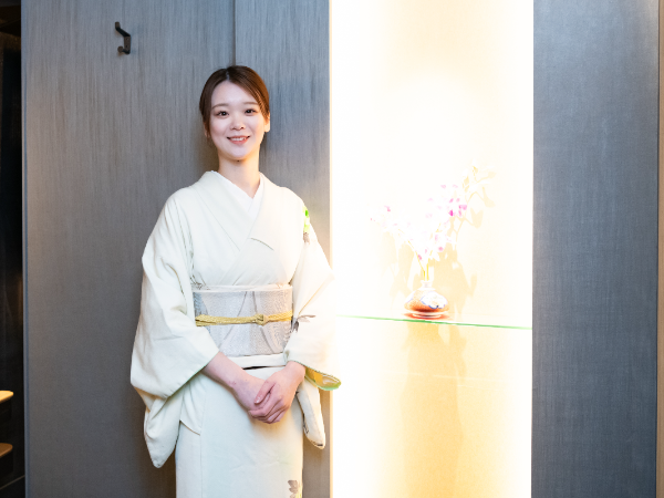 【紹介案件】大阪市北区｜女将候補（接客長）｜月給30万～50万円