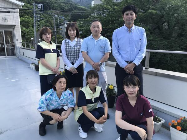 【紹介案件】静岡県・熱海市｜ホール・サービススタッフ｜月給21万～25万円｜賞与年2回