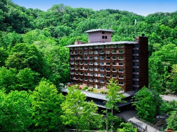 【北海道・登別】温泉旅館の副料理長候補募集！月給35万～50万円！社宅・寮あり☆北海道の食材を存分に活かした和洋会席を作ってみませんか？