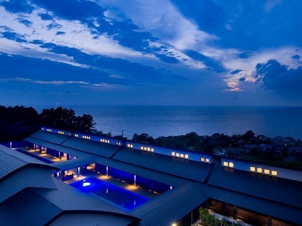 ＜静岡・伊豆＞【面接1回・月給35万～52万】料理長候補募集！非日常的で贅沢な時間を提供する温泉旅館◎伊豆の魅力を世界に発信しませんか？