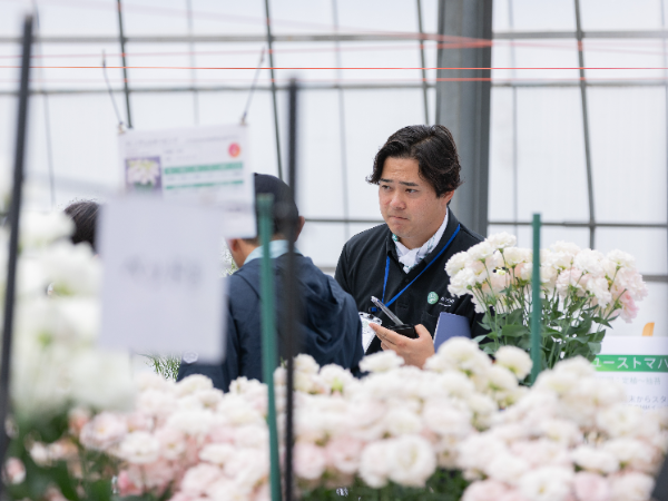 【正社員／営業職（海外営業部門）】月給22万円～31万円／U・Iターン歓迎／昇給年1回／賞与年2回＋期末賞与制度／残業月平均10h程度／退職金制度あり／各種手当充実