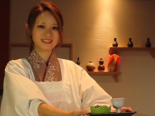 \お店を支えるアルバイトリーダー募集!/接客+マネジメント経験が身につく◎未経験からの挑戦も大歓迎!先輩スタッフがしっかりサポートするから安心♪≪週3日~、1日5h~OK!≫