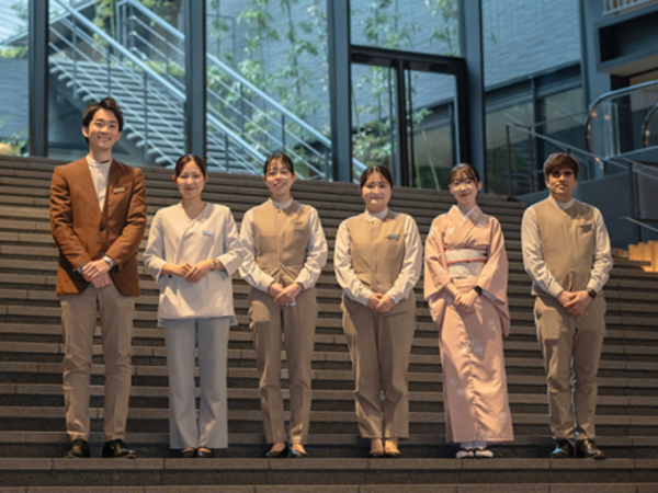 契約社員【THE THOUSAND HIEI/ホテルスタッフ】★年2回賞与&昇給あり ★年間休日110日 ★社会保険完備 ★交通費支給 ★手当&福利厚生充実 ★大手私鉄グループの安心感 ★未経験からチャレンジできる環境です♪