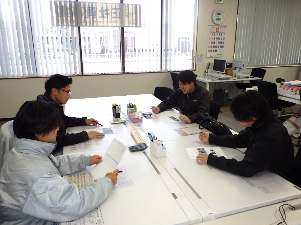 安心・安定して長く働ける会社。
若手活躍中の営業所もあり！