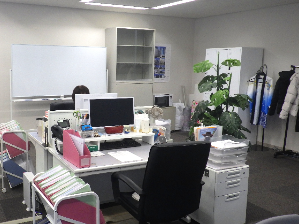 その日の業務が終われば
17時に退勤しても早退にはなりません！