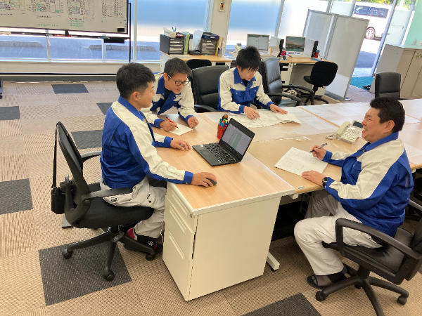 20代~60代まで幅広く活躍中◎
和気あいあいとした話しやすい雰囲気*