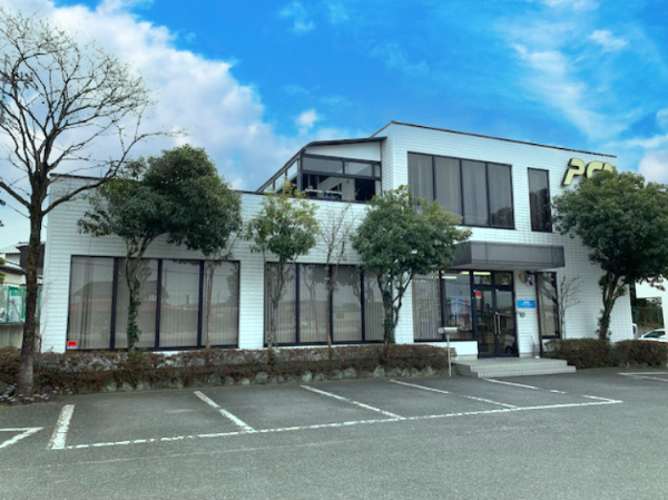 車通勤OK!無料駐車場完備!
通勤もしやすくて安心。