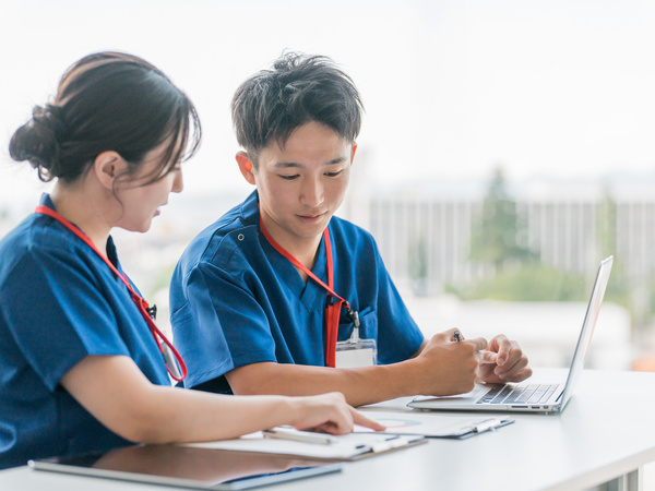 ☆所属スタッフの半数以上がリハビリ専門職!専門性の高い環境です◎☆在宅分野が初めての方も安心して技術を身につけられる教育・フォロー体制!☆創業者が理学療法士のため、リハビリに力を入れている法人です♪