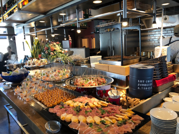 料理人たちが立ち上げた会社は、全国展開するパーティー事業に特化し、年間4万人以上のパーティーに関わる成長企業です