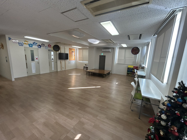 入社準備金支給制度あり!【児童指導員/正社員】◎東村山駅徒歩8分 ◎車通勤可 ◎未経験者大歓迎 ◎やりがいのあるお仕事 ◎残業ほぼなし ◎年間休日120日以上 ◎完全週休2日制(日祝+ほか1日) ◎昇給・賞与あり ◎風通しのよい社風