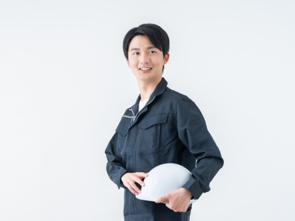 溶接作業〇日勤〇年間休日126日〇完全週休2日制〇転勤なし