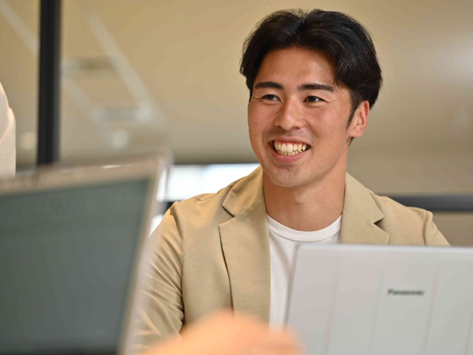 包丁を置いて、PCを開く。飲食業界出身×営業未経験から始まった新しいキャリア