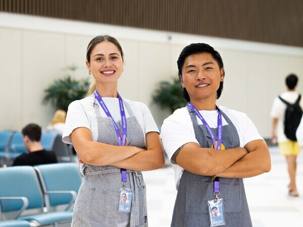 【アシスタントレストランマネージャー】◆オリジナルブランドのカフェ&レストラン◆サンドイッチなどの軽食を提供◆ゼロから会社を作る楽しさを実感◆アシスタントとして店舗運営も学べる◆空港ならではの異文化コミュニケーション多数◆有給休暇の高い取得率を推進!◆外資ならではの自由な社風&有休高取得を推進。