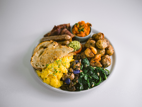 髪型や髪色も自由でOK!
パーソナリティを大切にする企業。