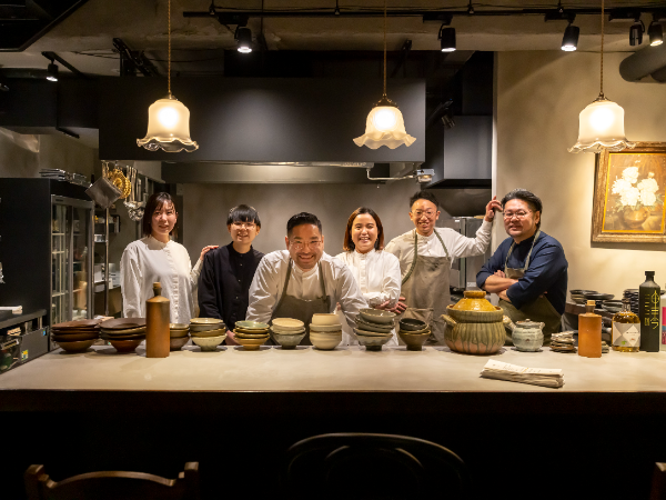 【正社員のホールスタッフ募集】未経験OK・学歴不問・ブランクOK！食べることが好きな方・接客が好きな方など大歓迎！