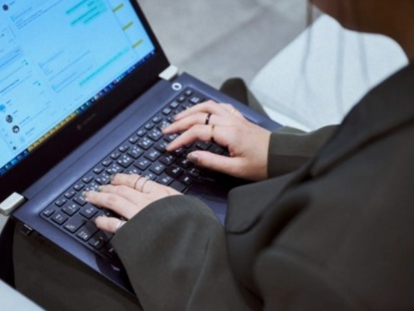 経験者積極採用中！1から10まで社内で手がける革新的なアイウェア企業で働きませんか？