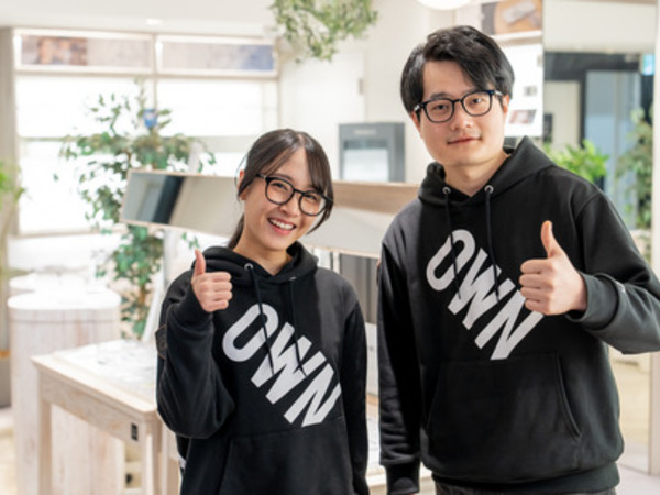 【 シフト自由度が高い！接客マナーの基本から学べる】昇給・社割など待遇・福利厚生も充実＜ノルマなし＞