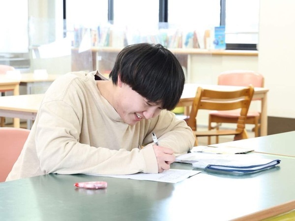 寺院をルーツとする県内4番目の障がい児福祉施設として開設。