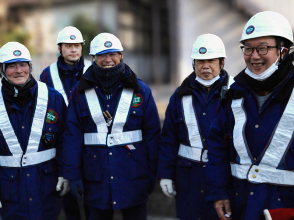 未経験から再スタートを応援!交通誘導スタッフ