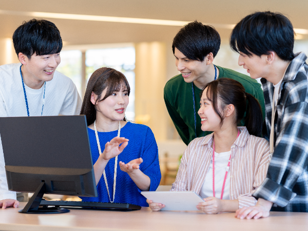 100種超の無料研修で成長できる