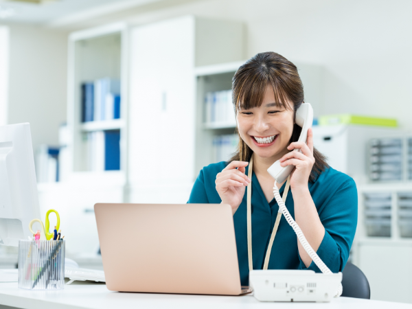 【時給1490円!大学での事務スタッフ】4月~6月の短期/土日休み&休み充実/駅近