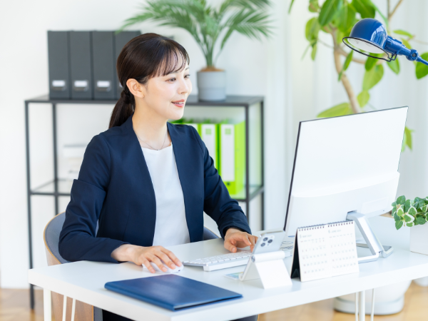 【正社員で紹介予定】大手町に拠点を置く医療法人財団での事務スタッフ/時給1900円/土日祝休み