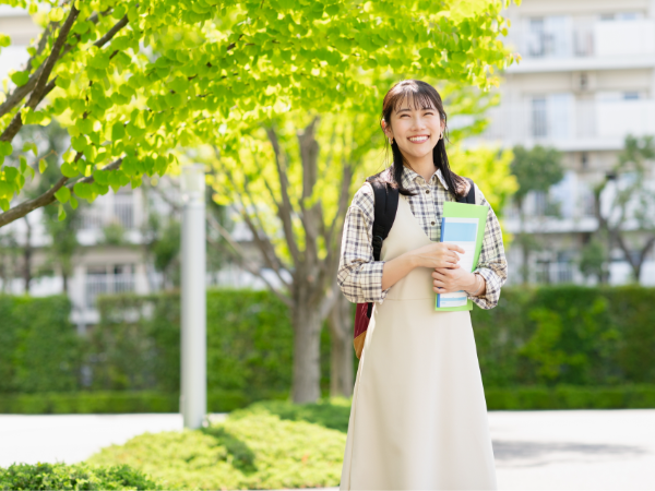 勤務先は広尾駅スグそばの有名大学!