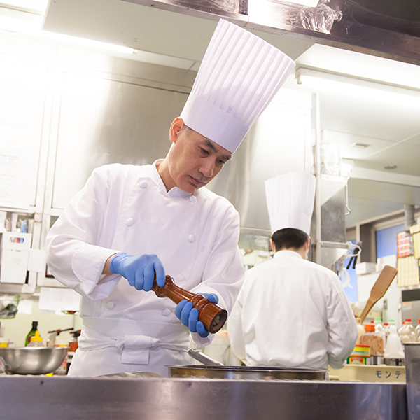 モンテファーレ 調理課 / 課長(調理長)/茂木 栄二郎