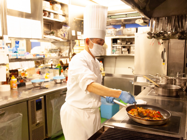 【パート】未経験OK!結婚式を料理で支えるお仕事です♪調理補助・食器洗浄スタッフ募集!◎先輩スタッフやシェフがイチから丁寧にサポートしますので未経験でも安心♪