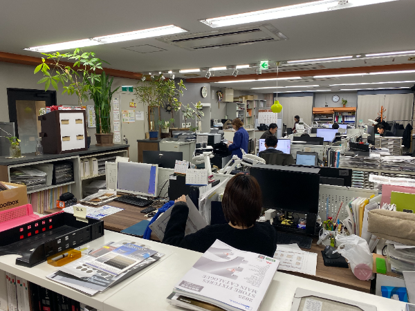 大阪・東京の2拠点体制で、
全国の案件に対応しています