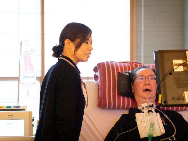 ALS・神経難病に特化した、希少性の高い事業展開。