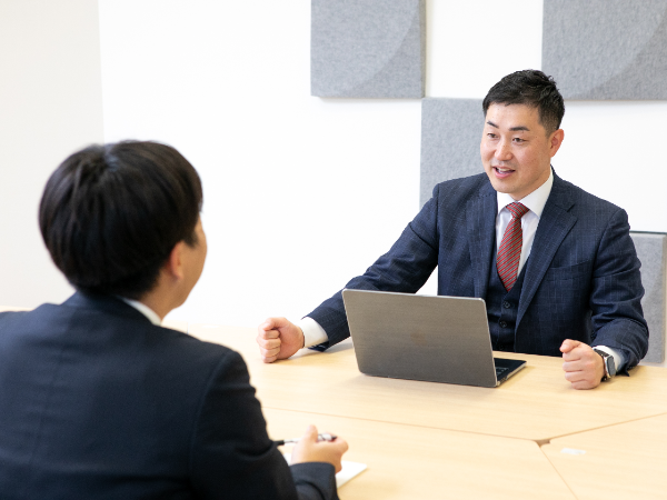 年間面談1,000回以上！豊富な実績で安心の転職活動を