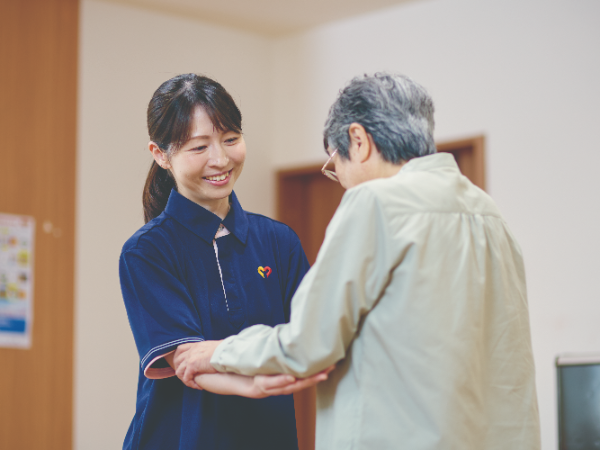 未経験歓迎★医療ケアも学べる安心の正社員介護職(磐田市)