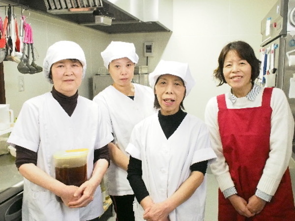 【堺市堺区】ご家庭の料理経験があれば資格なしOK！給食現場の調理・調理補助スタッフ★